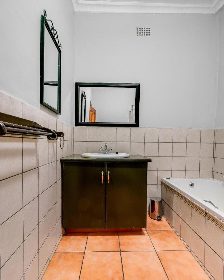 The Nightingale Guesthouse Bloemfontein Ngoại thất bức ảnh