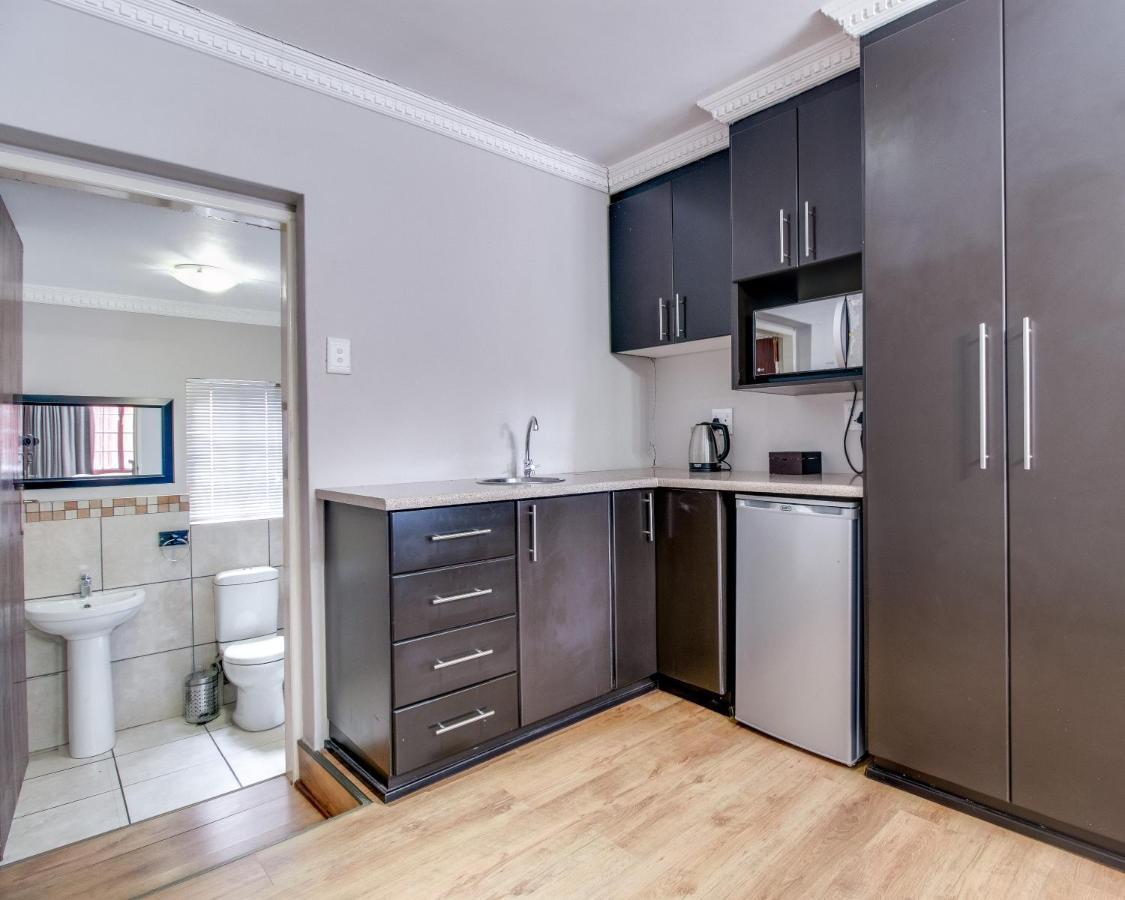 The Nightingale Guesthouse Bloemfontein Ngoại thất bức ảnh